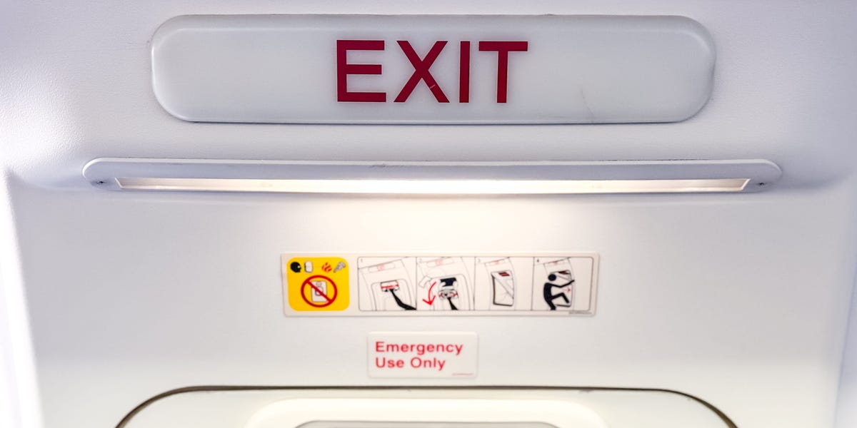 Mid-Air Mayhem: Passenger Attempts to Open Plane Doors Twice