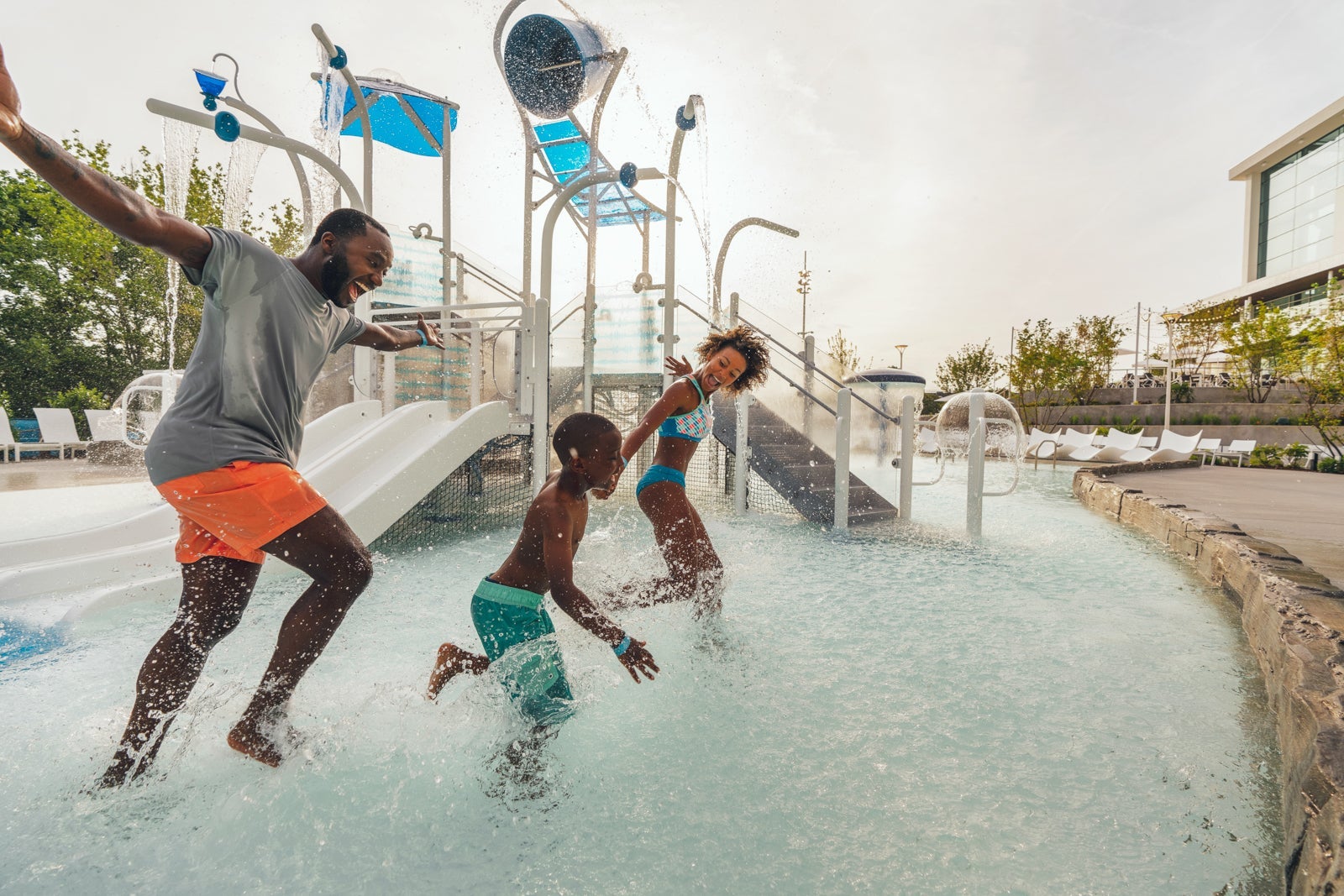 The Ultimate Aquatic Escapes: 16 Premier American Hotels Featuring World-Class Water Parks
