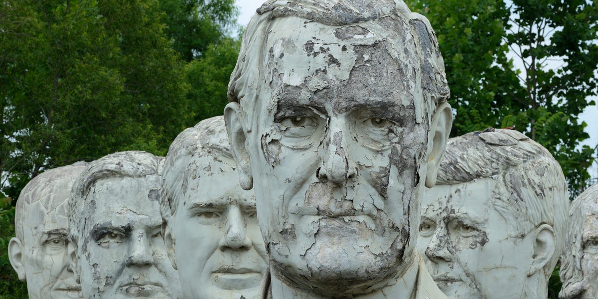 This is quite a story! I just stumbled upon this news about 42 giant presidential heads crumbling away in rural Virginia. It sounds like something out of a bizarre movie, but apparently, it's real! I'm still trying to wrap my head around the whole thing, but here’s what I’ve learned so far, with some extra info I found.